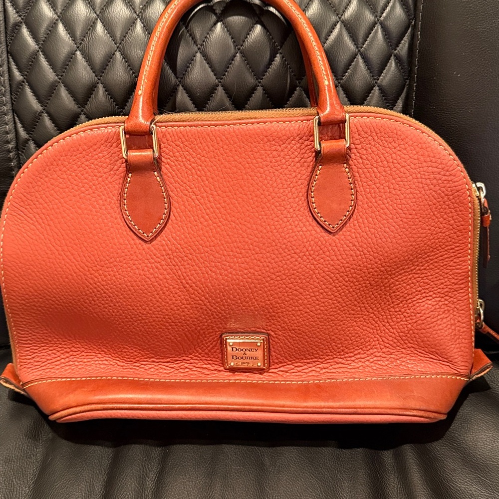 DOONEY & BOURKE EUC Pebble Grain Zip Zip Satchel